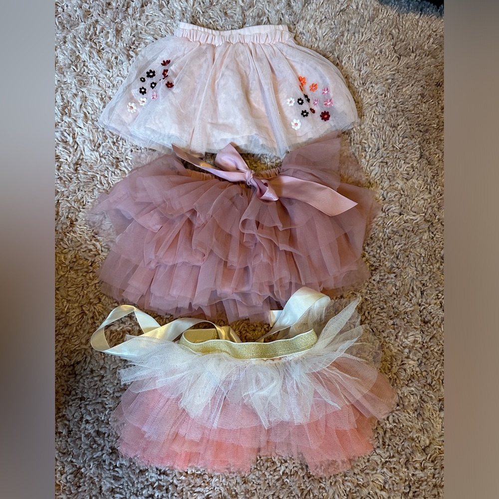 Gymboree & Oshkosh Pink skirts & overalls size 0-6 months